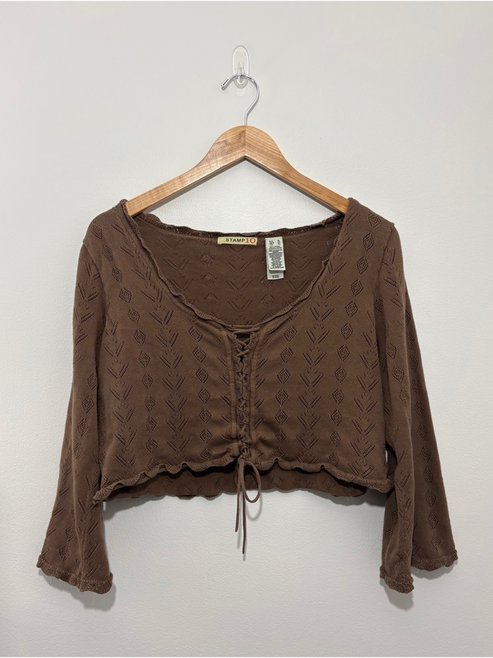 Y2K Vintage Stamp 10 brown eyelet detail 3/4 sleeve cropped top (XL)